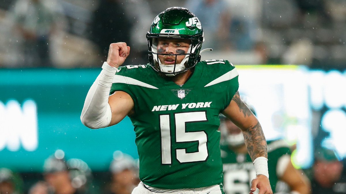 #Jets QB Chris Streveler in the preseason:

Game 1: 6/9, 62 yards, 2 TDs –including game-winner with 16 seconds left.

Game 2: 8/11. 119 yards, 1 TD -- came in when Jets were down 16-3 and won the game.

Game 3: 10/13, 96 yards, 2 TDs – including game-winner with 22 seconds left.
