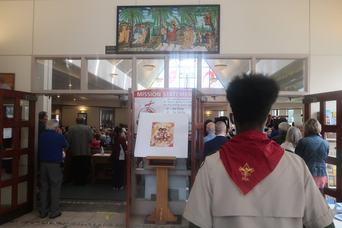 HeyRaChaCha's tweet photo. Lovely #Buffalo #MassMob at St. Martin de Porres Church today! (Photos from May, since *someone* forgot to put the SD card back in *someone's* camera ๐) https://t.co/7THTaeVhm8