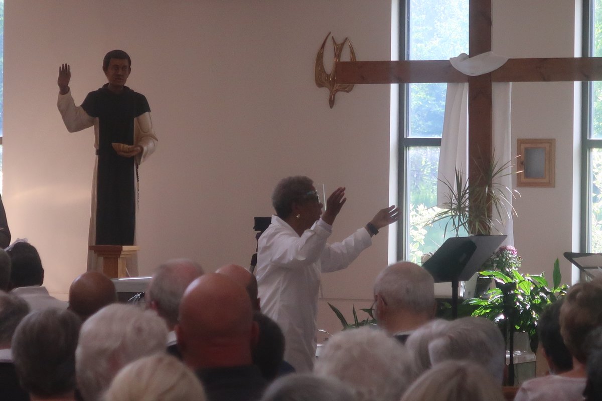 HeyRaChaCha's tweet photo. Lovely #Buffalo #MassMob at St. Martin de Porres Church today! (Photos from May, since *someone* forgot to put the SD card back in *someone's* camera ๐) https://t.co/7THTaeVhm8