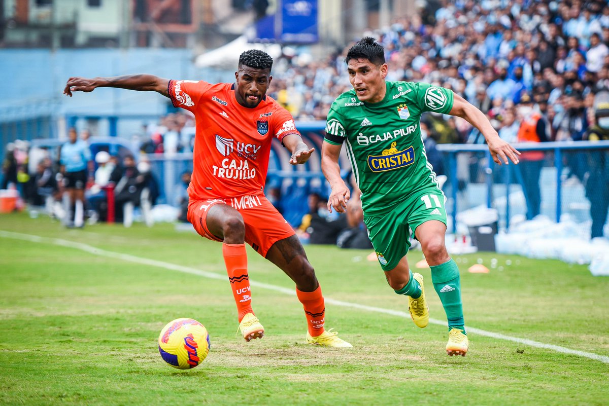 pielceleste's tweet photo. 🔊 EMPATE EN EL GALLARDO🔥
FINAL DEL PARTIDO
➖ TORNEO CLAUSURA - FASE 2 🇵🇪
Sporting Cristal 0 - 0 Ucv
#TorneoClausura #PielCeleste #Liga1 #Fase2 #Fecha09 #Peru #Futbol
¿OPINIONES? https://t.co/qGAFq7mLBT
