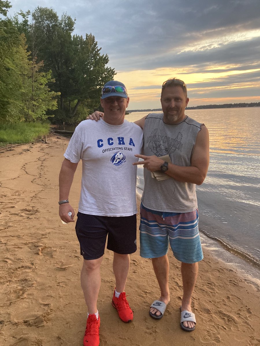 benholdenpxp's tweet photo. Great to be back in the The U.P. for the next few days with family & friends!! #famly #friends #theyoop https://t.co/BqEl41R3Di