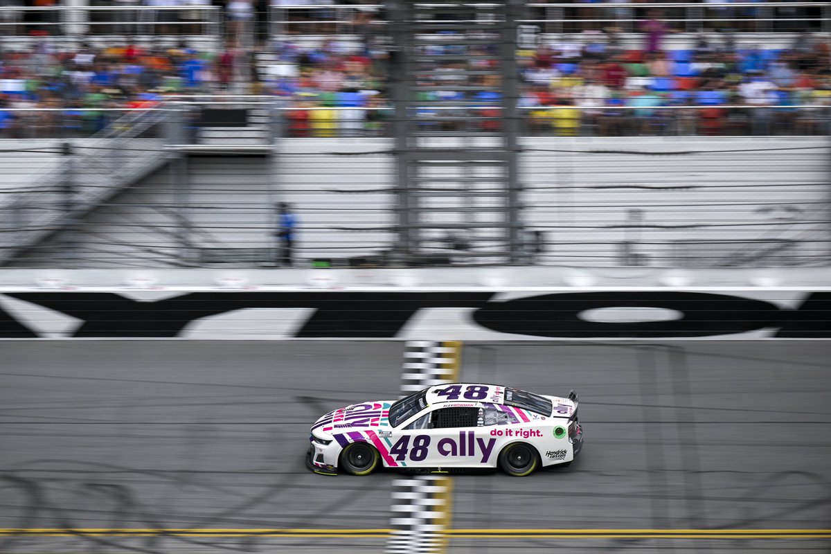 allyracing's tweet photo. After a lengthy rain delay, the 🏁 is out at @DAYTONA! @Alex_Bowman and the #Ally48 team led multiple laps today before getting caught up in an on-track incident in the final stage and finished P14. #Rally48 https://t.co/QPYw4pF2xZ