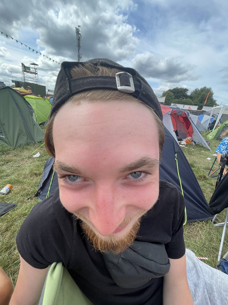 samrolfetv's tweet photo. Ready for The 1975 #NoMusicOnADeadPlanet #readingfestival2022 @OfficialRandL https://t.co/mRlwBnSTjm