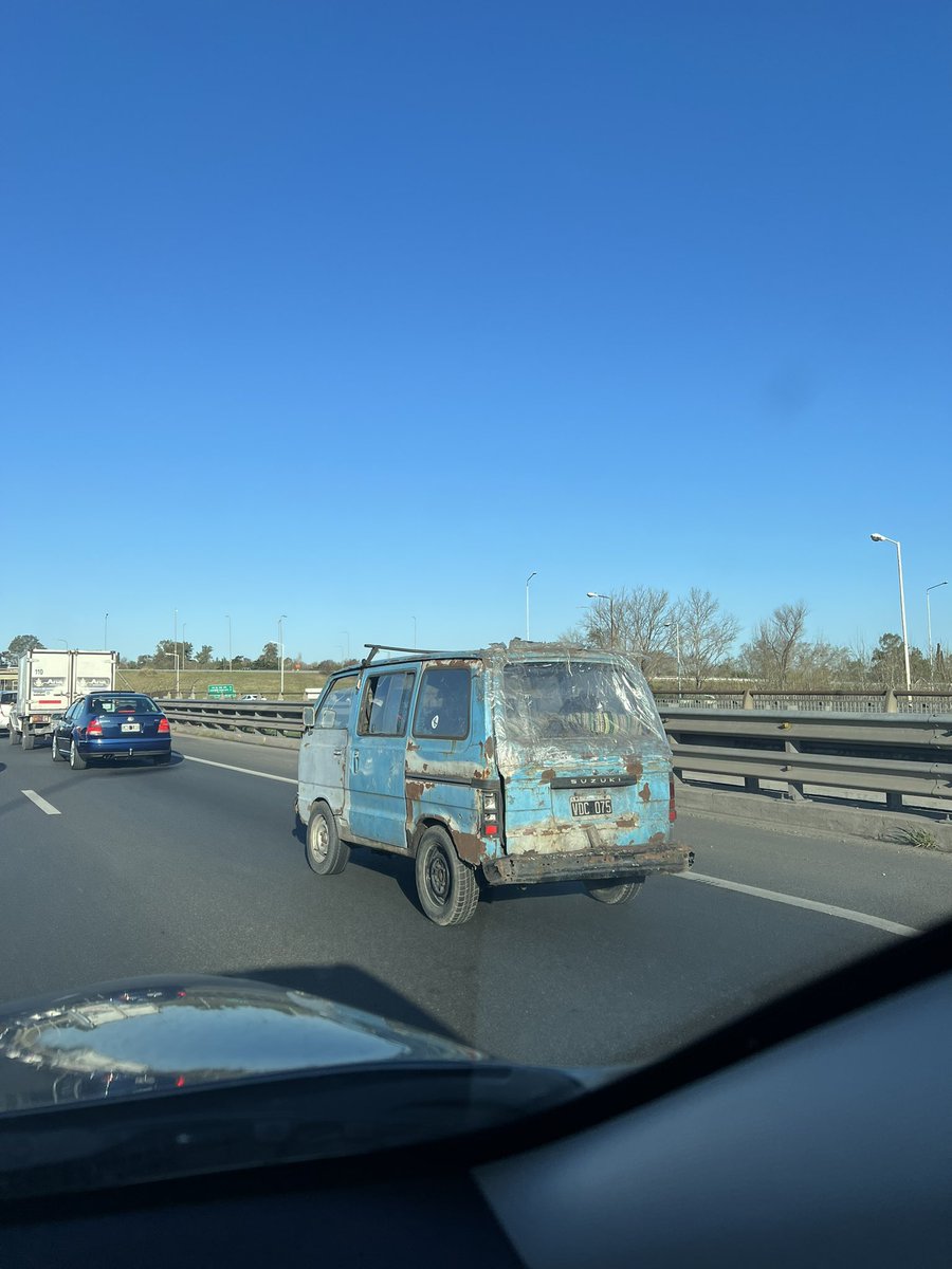 josemita07's tweet photo. Estos vehículos no tendrían que circular por ninguna autopista, ruta o calle! O no @MatiasAntico que pensas vos? https://t.co/xcfNm2xtaO