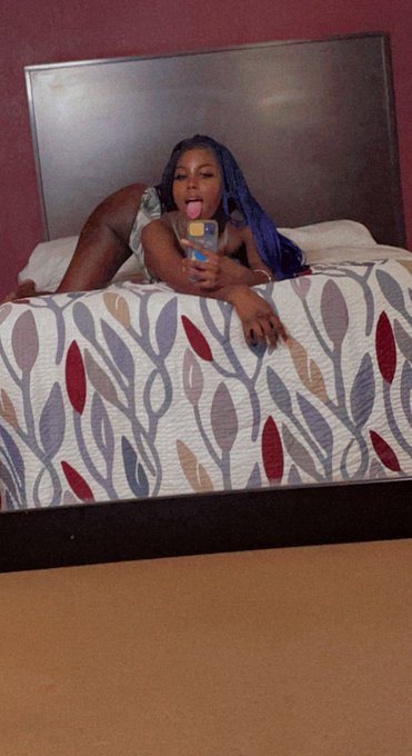 Money makes me cum 💦 https://t.co/QXuBtnMZf7<a href="/tag/newprofilepic"class="tags"><span>#newprofilepic</span></a>