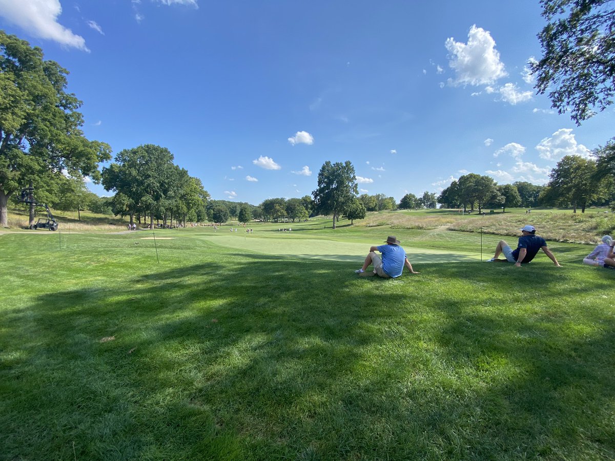 Windy is picking up as the final groups make their way to #13 and #14. Watch the coverage live on @peacockTV #USSeniorWomensOpen #usga