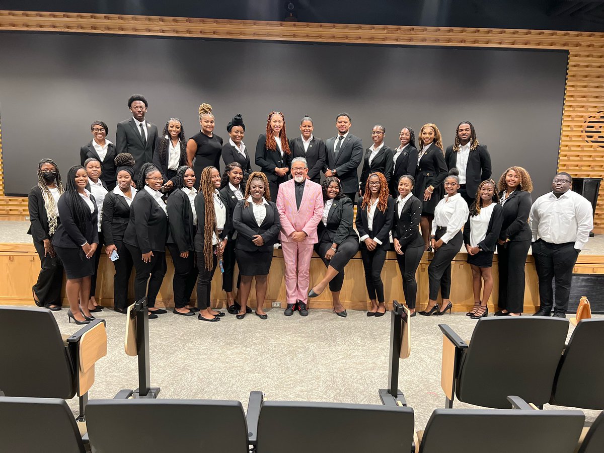 First SLI seminar down! Thank you to our very own President Gallot for coming to speak to our SLI leaders about leadership and what it takes to be leader. We are excited for this year! 

#weareSLI #leadership #gramfam