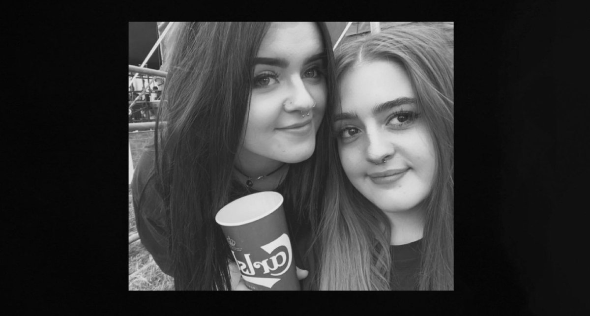 hannahmoncur's tweet photo. got an ‘eadache waiting on the 1975

#nomusiconadeadplanet #readingfestival https://t.co/0cIVsVbKQu