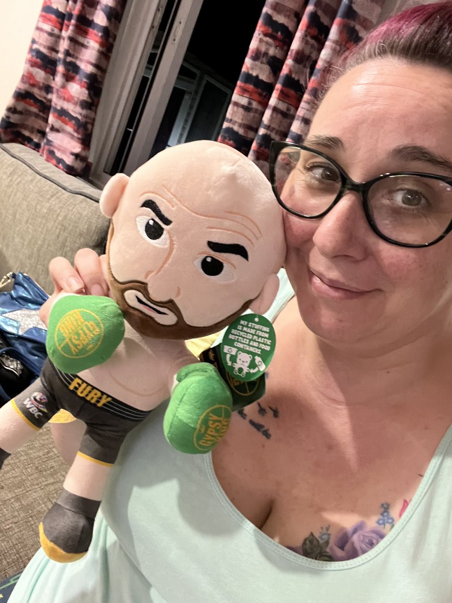 SarahLairy's tweet photo. When your mate wins you a cuddly Tyson Fury…. 😂 @CloPoe @Tyson_Fury 💜 https://t.co/mGk88ZMhCD