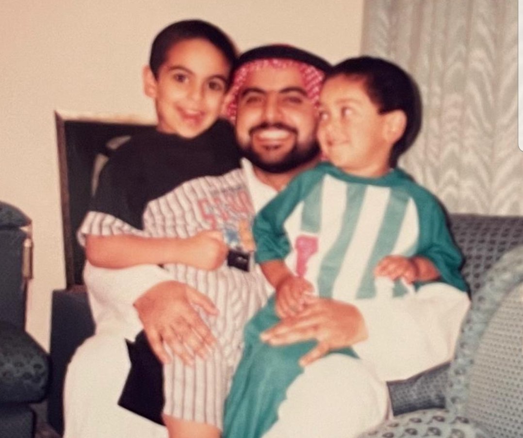 الشيخ عذبي الفهد الأحمد الصباح.. بطل المقاومة الكويتية.. 
قريبا بإذن الله نراك بين أهلك منتصراً ..
نسأل الله أن يحفظك و يردك لنا سالماً غانماً رغم أنف الفاسدين.. اللهم آمين
#عذبي_الفهد #فهد_الاحمد #راعي_الحرشا