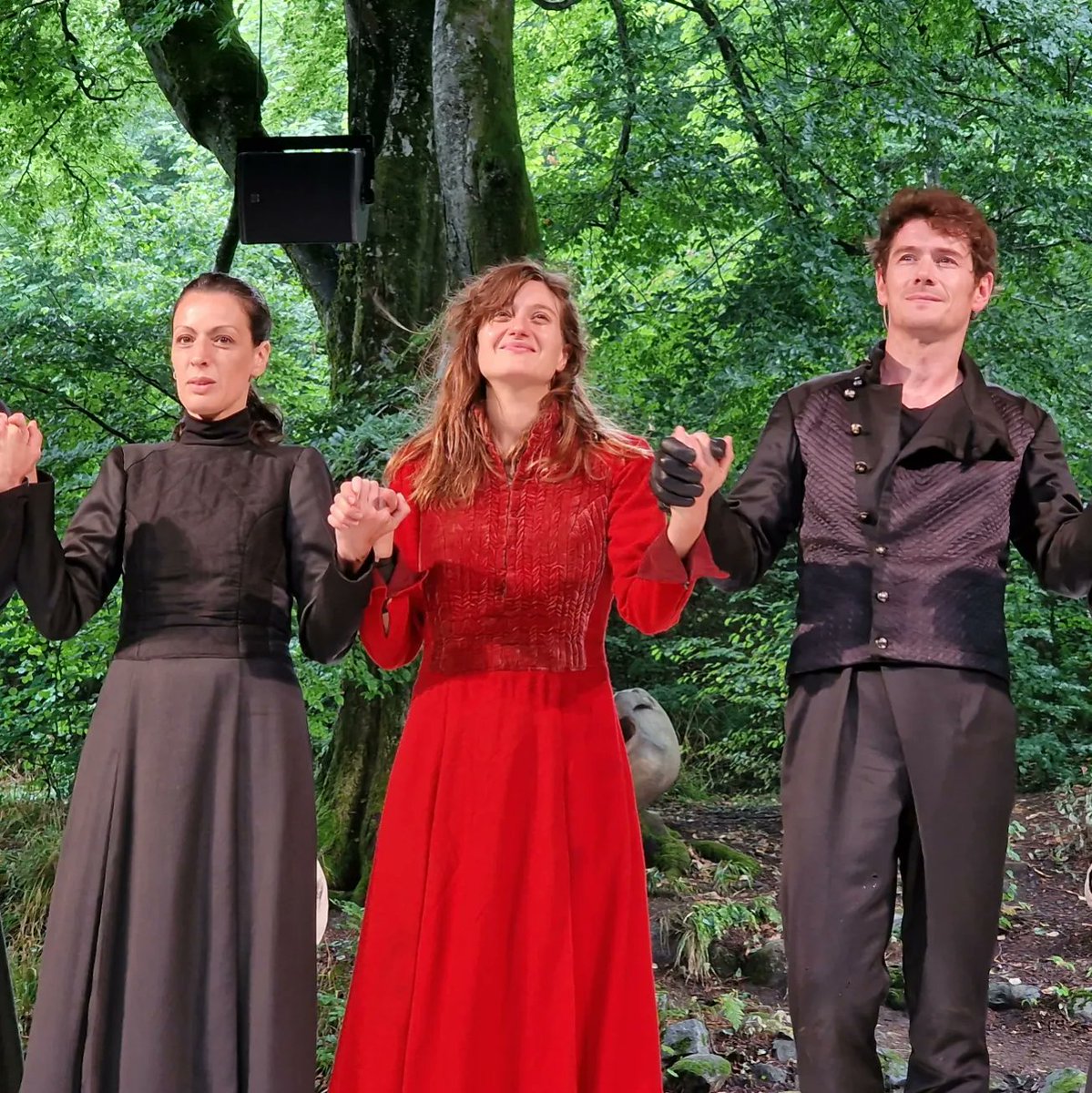 SAucoutus tweet media