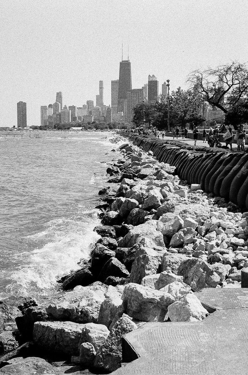 StephaneChongCH's tweet photo. Endless summer Chicago
#35mm #leicacamera #ilfordhp5plus https://t.co/dV3LNrHBUN