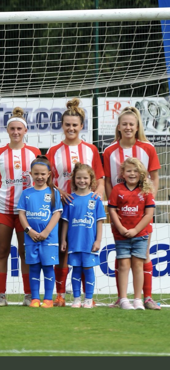 sportesses's tweet photo. @StourbridgeWFC #onefamiy right here however this is my 5 year old with two under 8 #GlasGirls must follow her mom😳😳😳 @megshadley https://t.co/AEyn50w82K