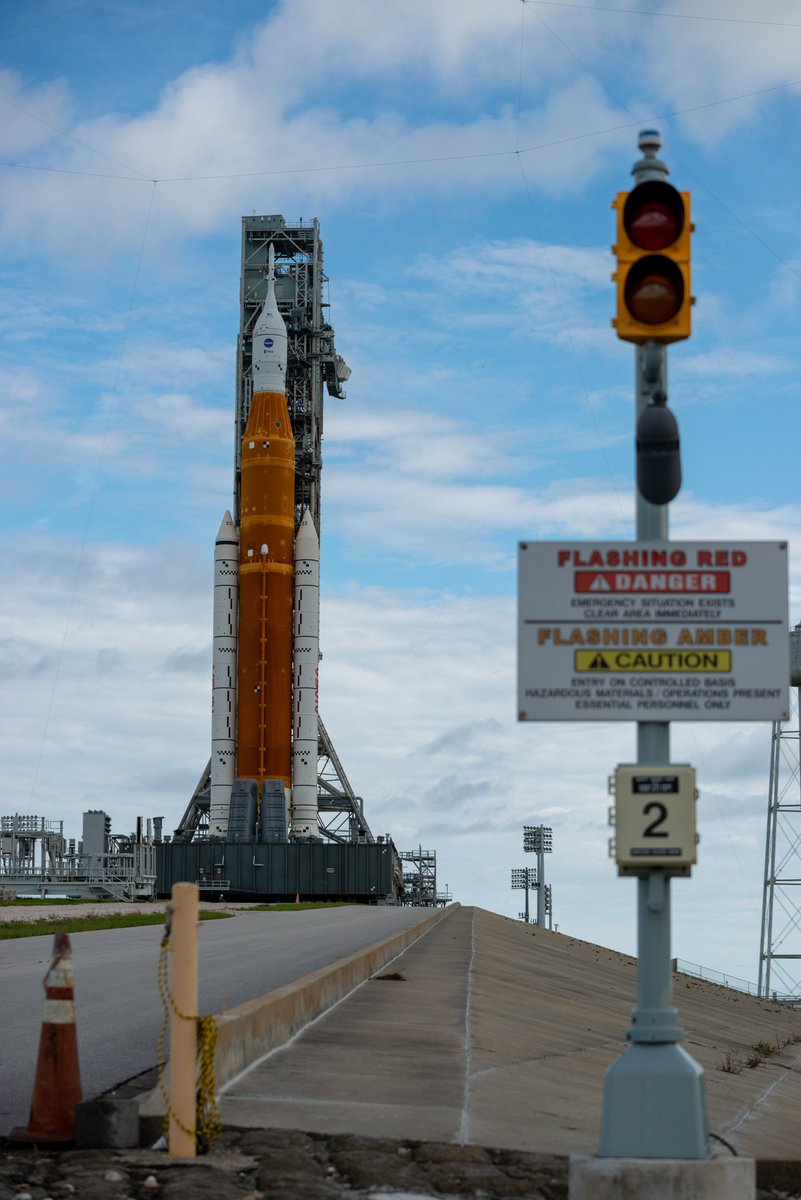 NASAGroundSys's tweet image. ✅ No impacts from strikes to lightning towers
🚀 @NASA_SLS core stage powered up
🔋 @NASA_Orion and core stage batteries charged
📺 Live coverage of tanking operations will begin at midnight on NASA TV, nasa.gov, &amp;amp; NASA app
MORE: go.nasa.gov/3CHhFXd
