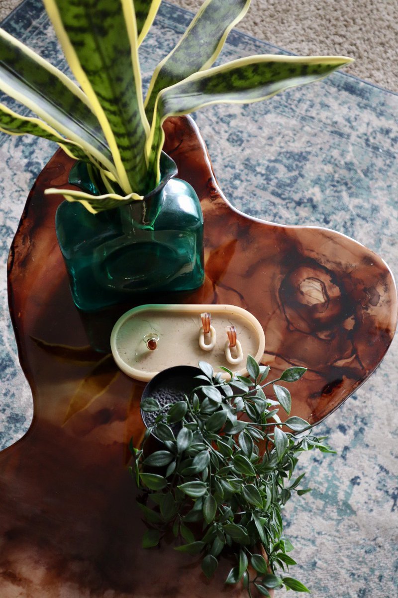 vrogersdesigns's tweet image. I made ur fav iced coffee into a table ☕️
designed + handmade by me