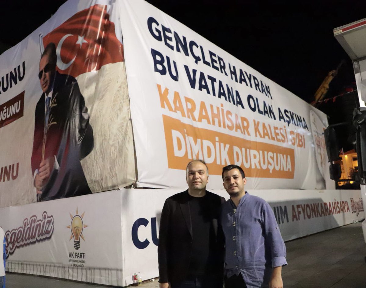 📍Afyonkarahisar’dayız

Cumhurbaşkanımız, Genel Başkanımız Sn. Recep Tayyip ERDOĞAN‘ın teşrifleriyle yarın gerçekleşecek büyük buluşma için Teşkilat Başkanımız <a href="/erkankandemir/">Erkan Kandemir</a> ile birlikte Afyonkarahisar’dayız.

<a href="/AkGenclikAfyon/">AK Gençlik Afyonkarahisar</a> liderini karşılamaya hazır 🙋‍♂️