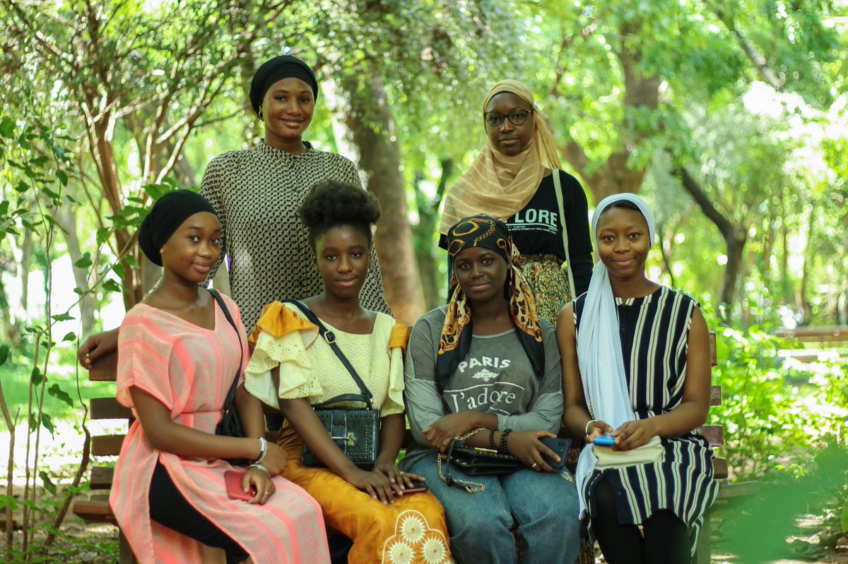 diallo_massaran's tweet photo. 1/2
J’ai eu l’honneur de participer en tant que personne ressource à la réalisation de la campagne digitale initiée par l’Union pour la Sauvegarde de l’Environnement - U.S.E.
#MassBlog #use #cecmalichannel https://t.co/Lx0mi999O2