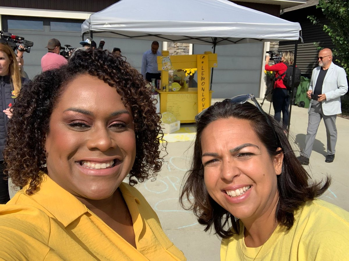 Showing my support for #LemonadeStandDay in bright yellow! 💛 

My dear friend Monita started this movement 9 years ago &amp; has raised over $1.2 million in support of <a href="/stollerykids/">Stollery Kids</a>. 

Show your #LemonLoveYeg by stopping by a stand in your neighbourhood! 🍋

lemonadeyeg.ca