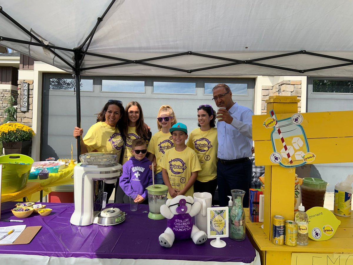 RhiHoyleYEG's tweet photo. Showing my support for #LemonadeStandDay in bright yellow! 💛 

My dear friend Monita started this movement 9 years ago &amp; has raised over $1.2 million in support of @stollerykids. 

Show your #LemonLoveYeg by stopping by a stand in your neighbourhood! 🍋

https://t.co/YlpOvPFXGF https://t.co/VB3evaW4IL