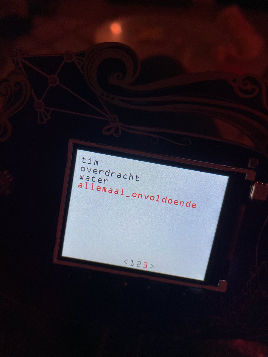 ReneeCodeGirl's tweet photo. Als je een soundboard voor je MCH-badge programmeert, maar ook leraar bent 😈 https://t.co/YxpObrXqis