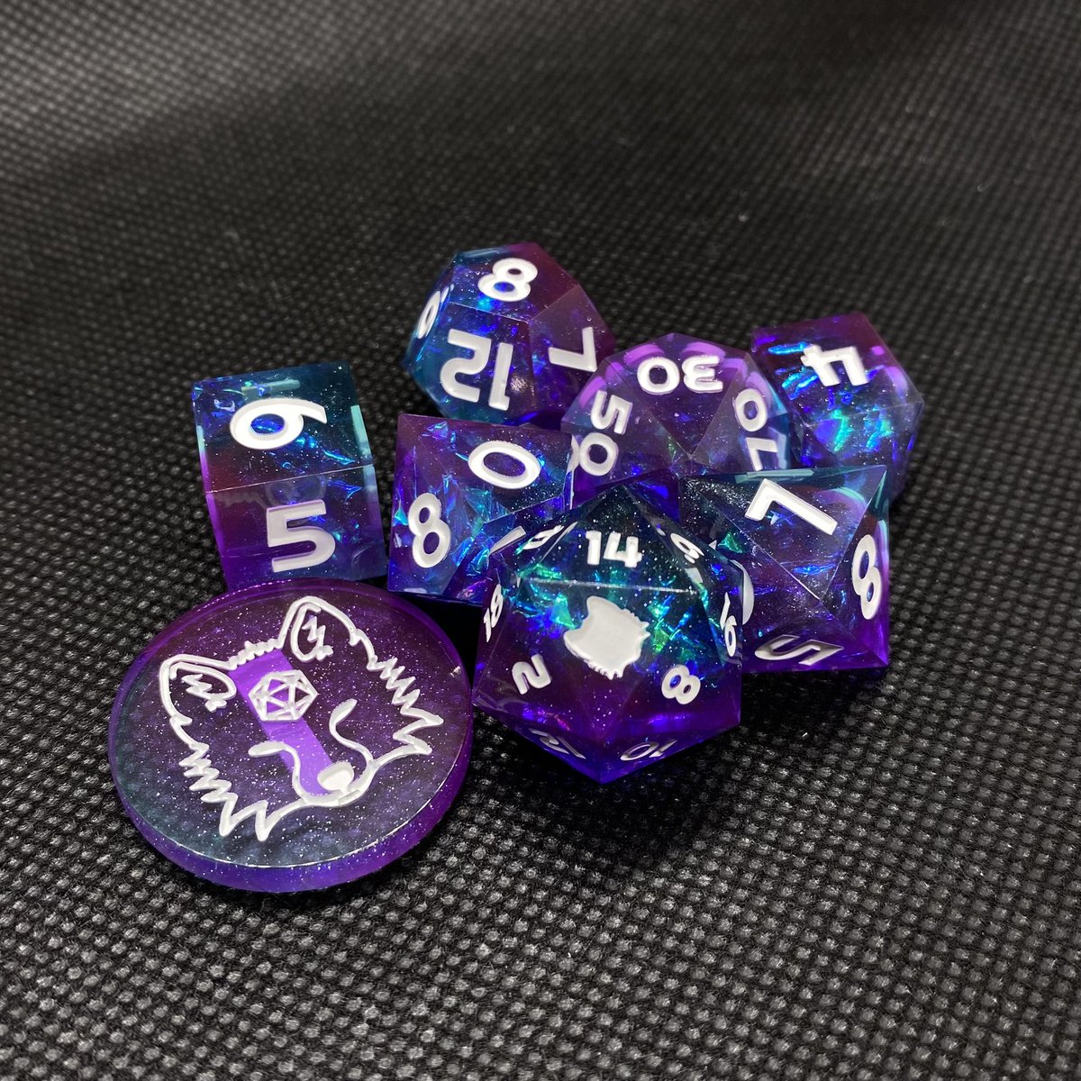 TheFoxsOddities's tweet photo. New “Falling Stellar Savior” set now available! Check them out at the link in my bio! #dnd #dungeonsanddragons #dungeonsanddragons5e #dnd5e #dndmovie #honoramongthieves #ttrpg #dice #dicepull #diceroll #clacksmith #polyhedraldice #dnddice #ttrpgdice #smallbusiness https://t.co/qH6rXrj0nX