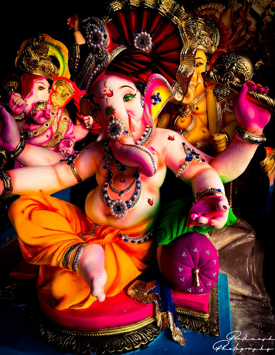 PrathmeshPhoto2's tweet image. Ganpati Bappa Morya
May Lord Ganesha bless you with all the happiness &amp;amp; success.#prathmeshphotography #natgeoindia #nikon #nikonphotography #discoverychannel #natgeo #gujarattourism #natgeoyourshot #ganpatibappamorya #ahmedabad #ganeshchaturthi #india #ganpatifestival #bappalover