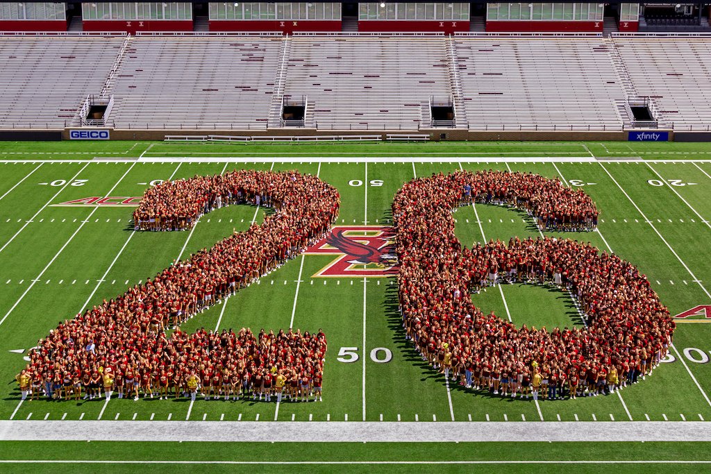 BostonCollege's tweet photo. The Class of 2026 looking pretty great already! #BC2026
Photo: Taylor Morales '23 https://t.co/TZBP4iYXSQ