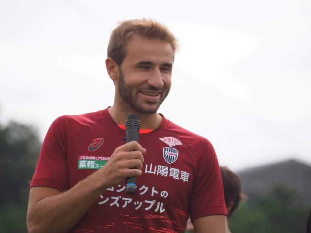 ssamperfans's tweet photo. Primer dia! ⚽6️⃣😄 // ¡Primer día! ⚽6️⃣😄 // First day! ⚽6️⃣😄
📸 @ visko20 (IG)
#ヴィッセル神戸 #WeAreKobe #sergisamper #samperisme #ssamperfans #vamosvissel #KobeForeverForward #セルジサンペール #サンペール https://t.co/i0cKxc1P61