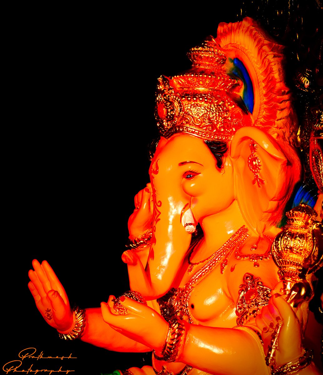 PrathmeshPhoto2's tweet image. Bappa!

Ae vighnaharta
Hai bappa vighnaharta
Sahastra bhakt jan ka
Tu ek karta-dharta
Hai dwesh mukt mann woh
Tu jisme vaas karta
Isi liye to sabse pehle
Bole Bappa Morya re

#prathmeshphotography #ganpatibappamorya #ahmedabad #ganeshchaturthi #india #ganpatifestival #bappalover