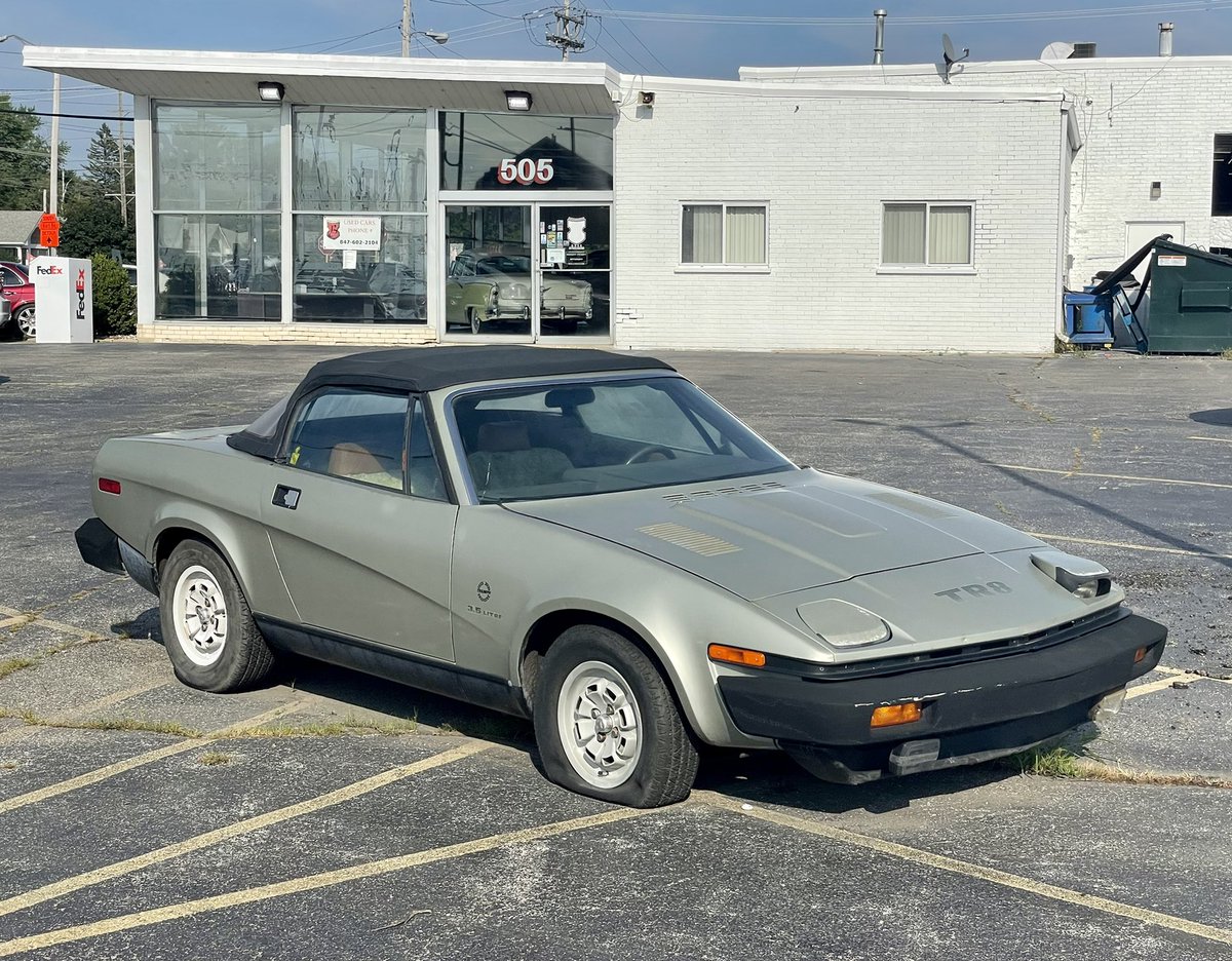 Car_Guy_Tom's tweet photo. Feared by contemporary Corvettes: Triumph TR8! #Triumph #Headache #TR8 #CorvetteKiller #ShapeOfThingsToCome #CarSpotter https://t.co/RaER3w4va8