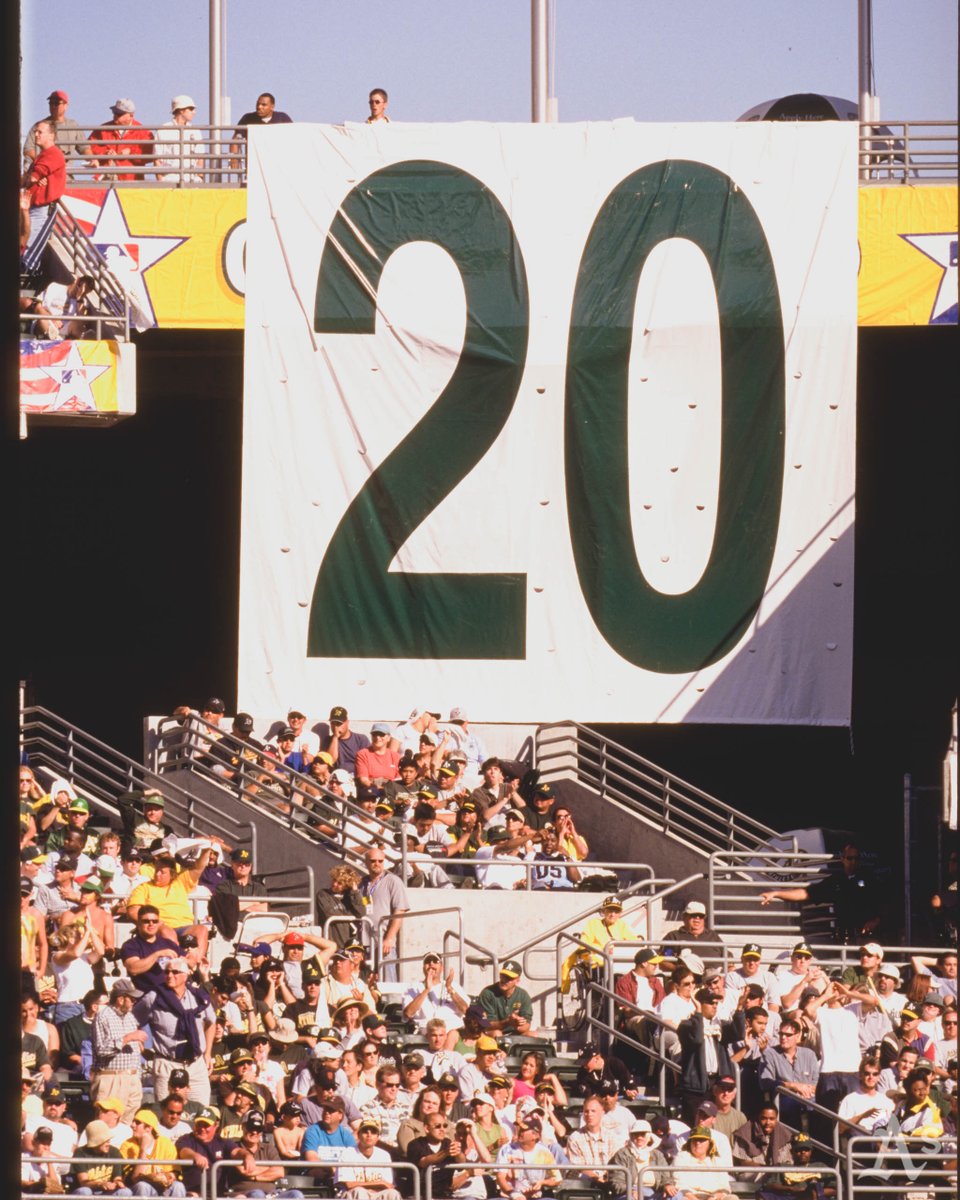 Athletics's tweet photo. Like it was yesterday.
#2002StreakTeam | #DrumTogether https://t.co/wlpmjvX3Gi