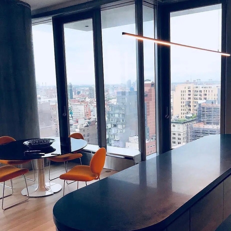 PigsAndPlans's tweet photo. frank ocean’s nyc apartment 💚

-
h/t @/vrtlworld on IG https://t.co/pQho1PXF9g