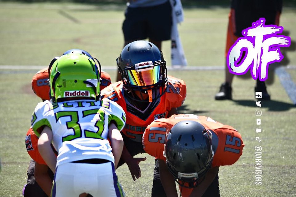 DarkVisors's tweet photo. Every play is a battle…
•
•
•
•
#followers #football #footballhighlights #youthfootball #followus #sports #sportsphotography #Nike #underarmor #photography #dmvsports #footballseason #footballculture #dmv #dmvphotography #dmvphotographer #vasport #virginia https://t.co/oAny3ao06g