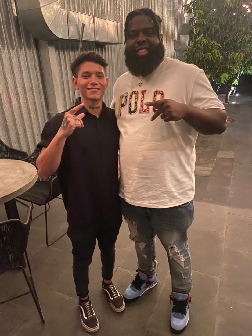 kushrorro's tweet photo. Couple days ago i was at work and got to meet @Swagg @TheBoiSantana and @JSmooth 
It was just amazing to see these guys in person after watching their content for so long, yall made my days better so many times. Thanks for taking the pictures with me https://t.co/yUbOxUmdlX