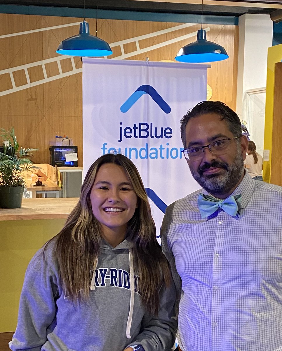 JuncoScience's tweet photo. Thanks for a great aviation event @MODSFTL ! It was wonderful running in to a few GAI students at @boynton_high and @MaterAcademy . #GoERAU #FLYHighGAI Big thanks to sponsor @JetBlue . https://t.co/R0EeqGbVGm