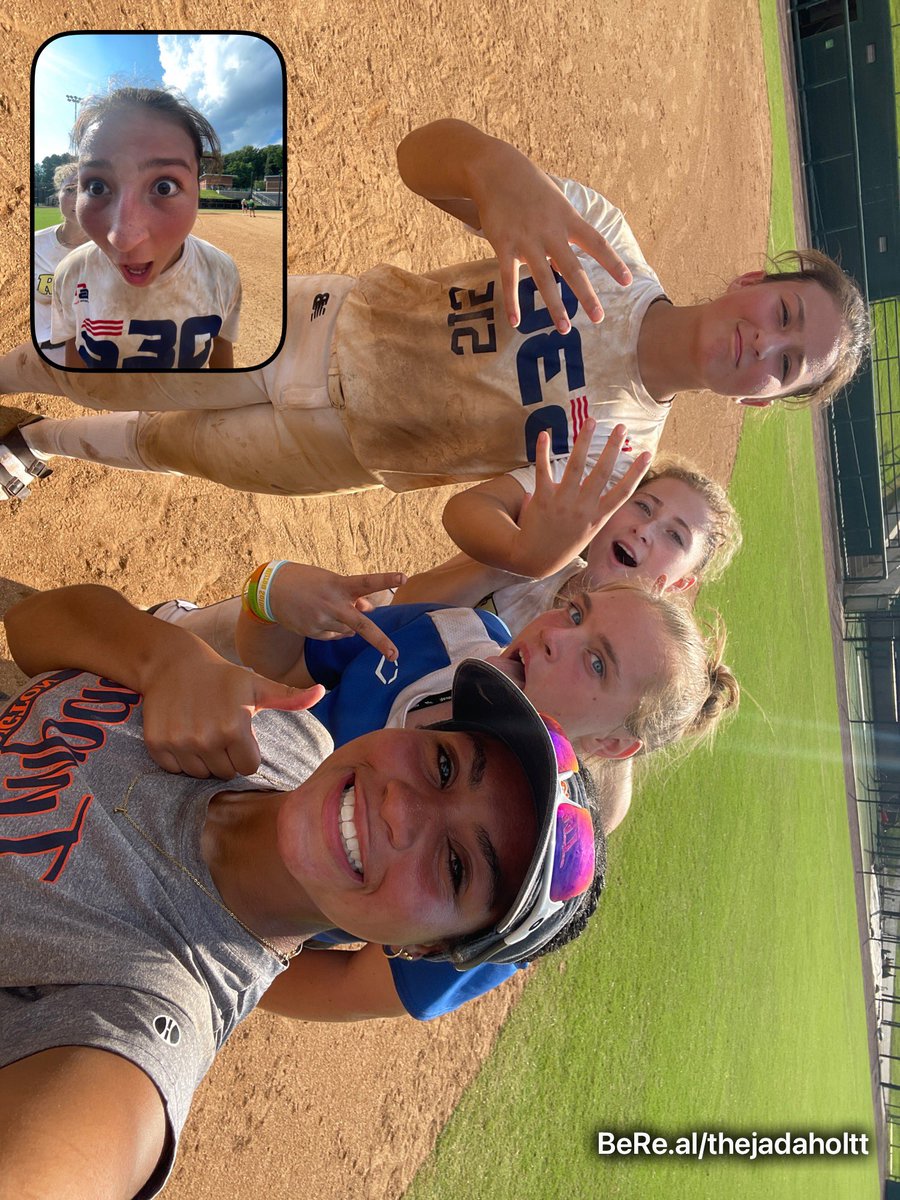 JadaHolt24's tweet photo. Had a great day with @MasonSoftball. Took some awesome pics, and can’t wait to come back soon!! Thank you so much to @jmrw20 @campbellsoup143 and the players for hosting such a great camp.

@impactelite_16u @CoastRecruits @UncommittedUsa @MasonSoftball https://t.co/bDUcYhSGVo