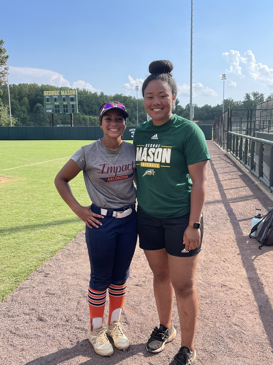 JadaHolt24's tweet photo. Had a great day with @MasonSoftball. Took some awesome pics, and can’t wait to come back soon!! Thank you so much to @jmrw20 @campbellsoup143 and the players for hosting such a great camp.

@impactelite_16u @CoastRecruits @UncommittedUsa @MasonSoftball https://t.co/bDUcYhSGVo