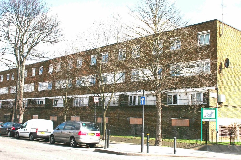 gamecounsel's tweet photo. Here's the front before the conversion work & landscaping. It's almost identical to #Cressingham Gardens, apart from the fact that the undercroft had been bricked up. Shame on Lambeth for ignoring a perfectly sound proposal. #PeoplesPlan https://t.co/OW4NkoYY6z