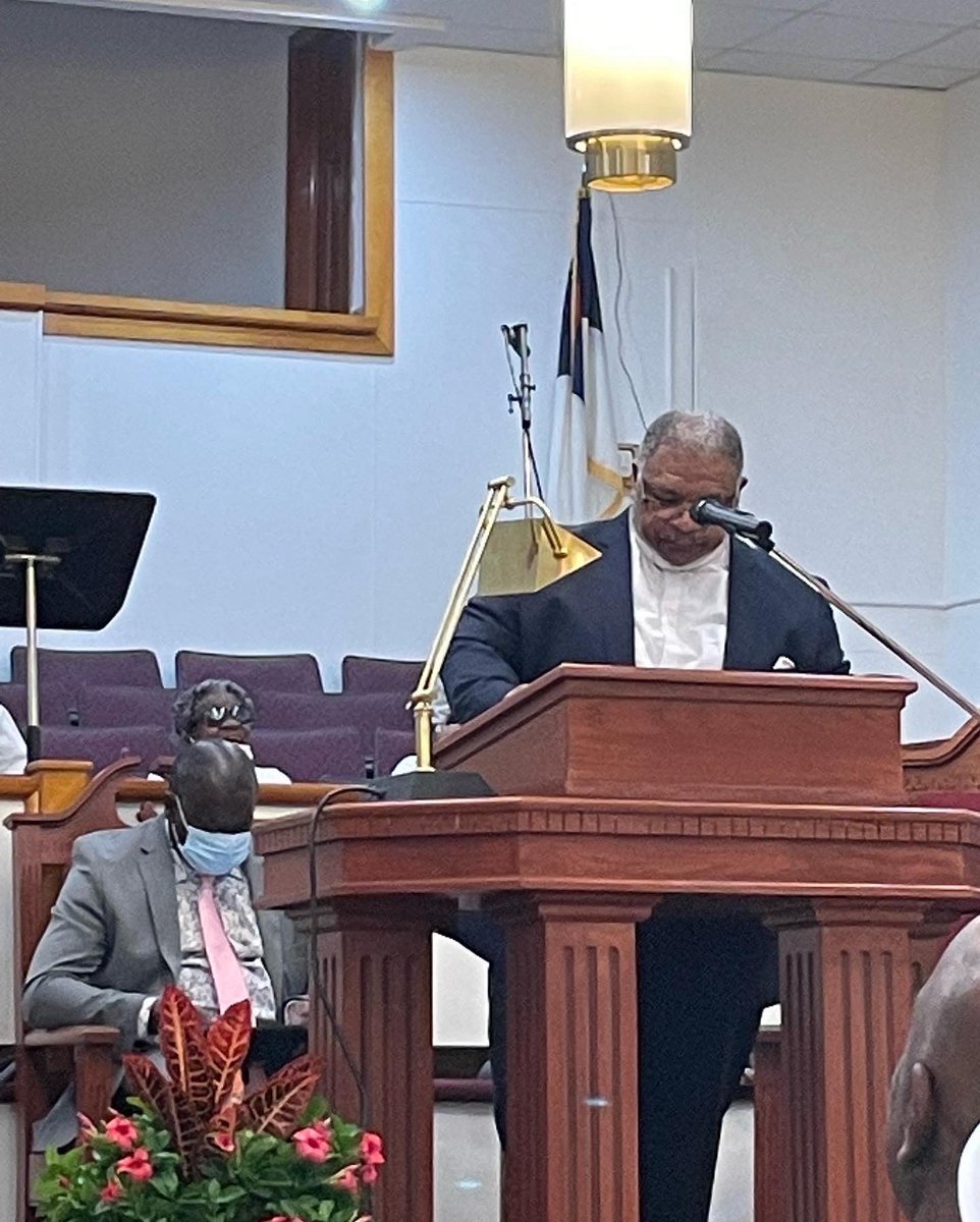 DeeBoydBroker's tweet photo. we worshipped with Second Baptist Church as they celebrated the 154 year of the church. Happy Anniversary Pastor Andre' Sigler&amp;thank you for welcoming my family. Rev. Aldon Cotten, thank you for that inspiring, encouraging&amp;motivating word! #ChurchAnniversary #EachOneSaveOne https://t.co/SWeSD1oLyo