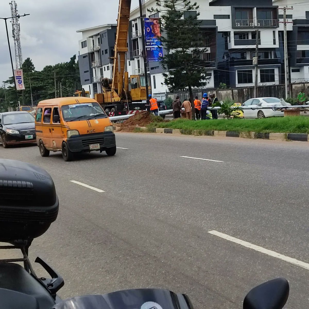 AutocentricG's tweet photo. We'll be the first to share with you, if you're in the habit of not waiting for the traffic light at Kingsway bus stop (former NITEL bus stop) on Mobolaji bank Anthony way, you're about to be in big trouble. 

The ITS(Intelligent Transport System) is about to be installed there. https://t.co/0xlDWDqwmW