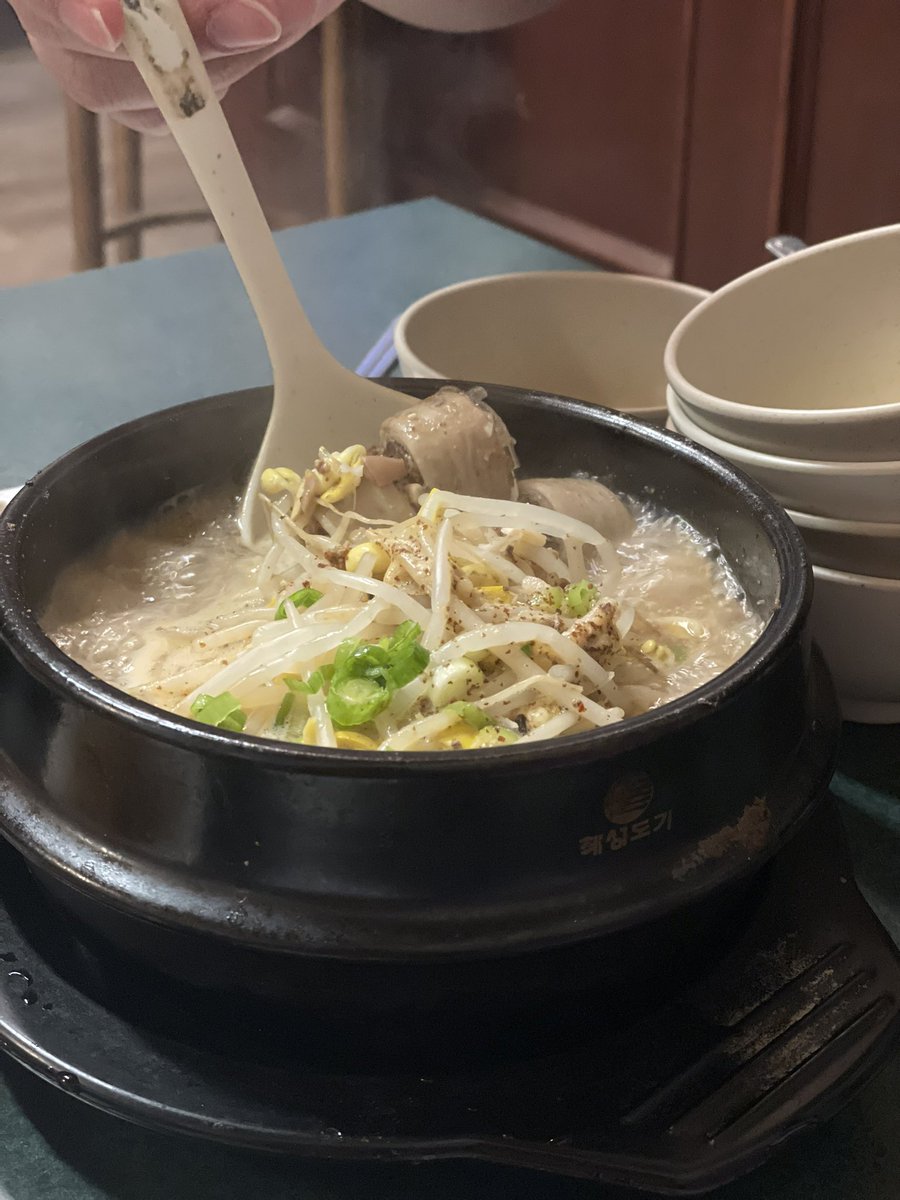 Godmai_ReRex's tweet photo. Korean food is the best! 🤔 https://t.co/CPTxk9Powr