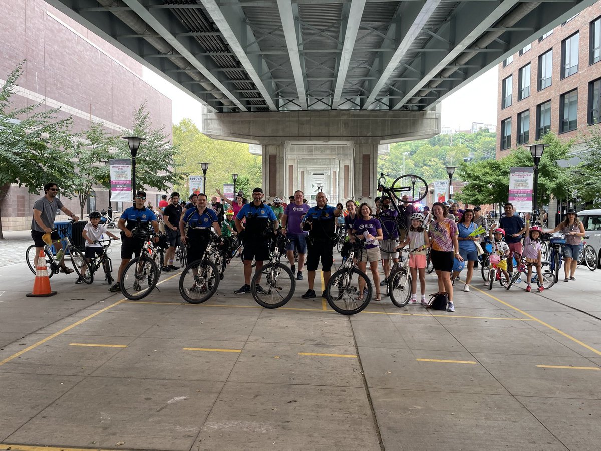 HobokenPD's tweet photo. Our officers had a great time today riding with the community. We look forward to the next ride. We encourage everyone to come out to these events and not only have fun, but meet some of our officers and get to know us so we can get to know you. @BikeHoboken @CityofHoboken https://t.co/a6sDII1O4A