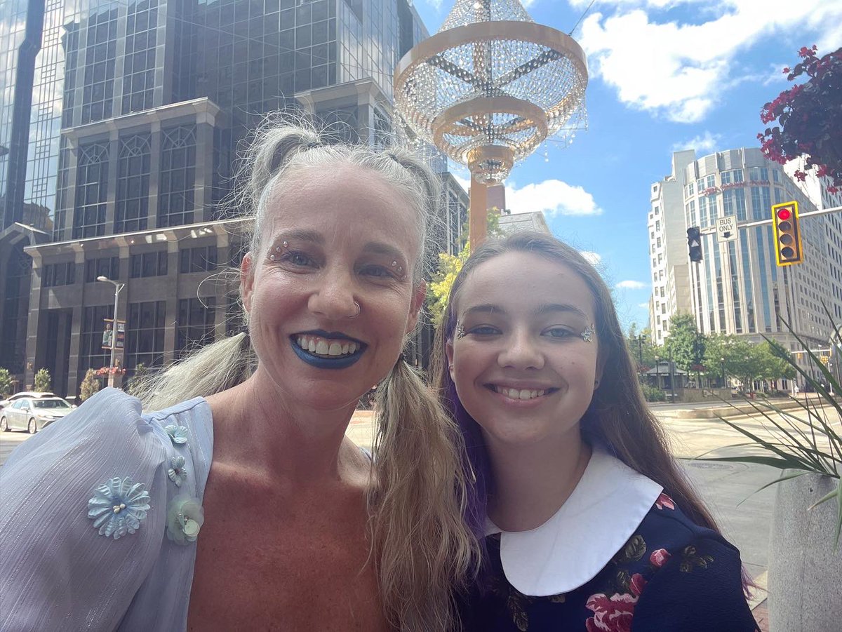kfay's tweet photo. Frozen
🎭❄️
#playhousesquare #broadwayseries #cleveland #ohio #fay #fayfun #selfie #BWYinCLE #visitmeinCLE #inthe216 #thisisCLE #kfay #gechandelier #frozen #chandelier #gechandelierselfie #selfie #frozenonbroadway https://t.co/EG5NoBlCdC
