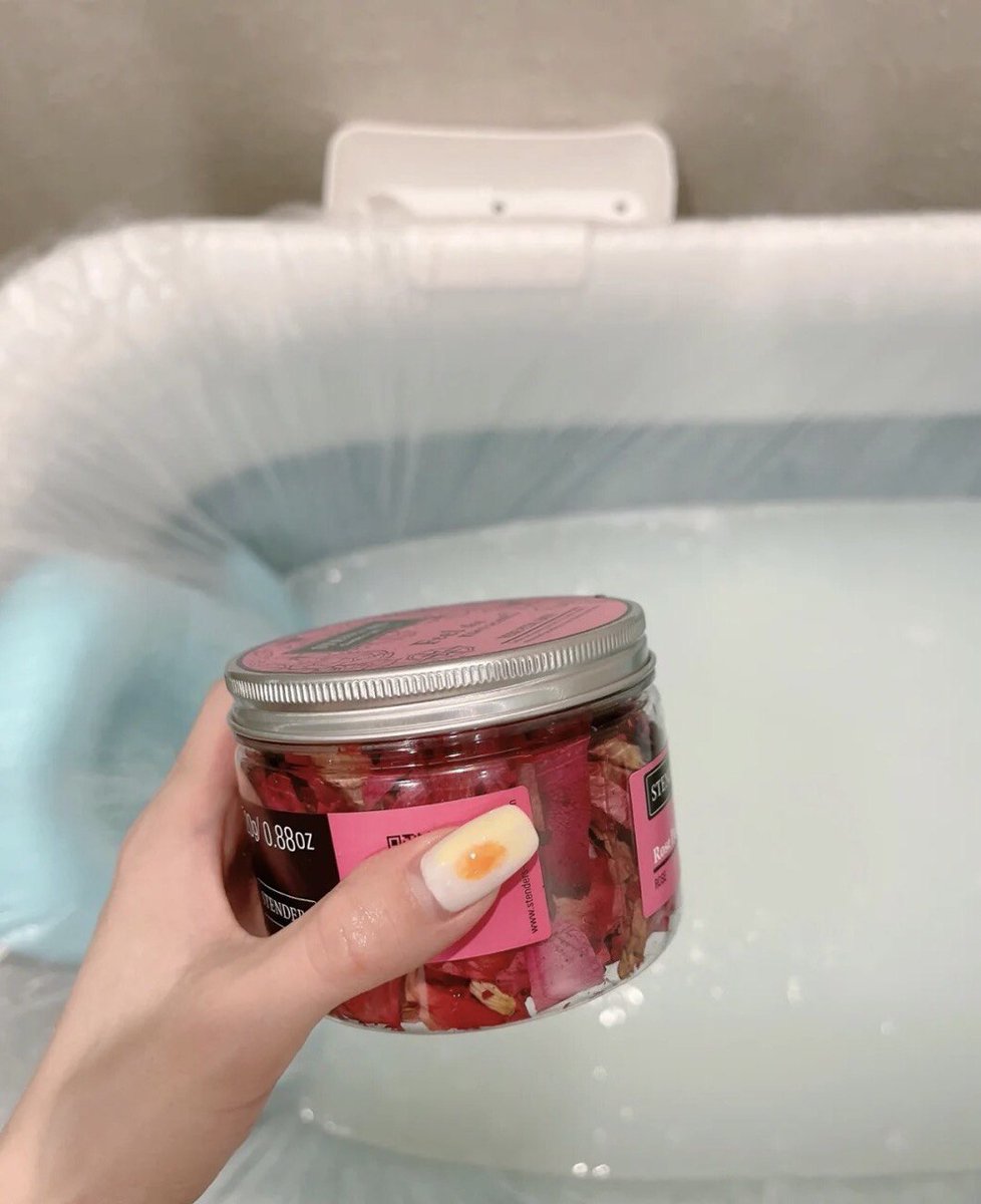 anna37849261's tweet image. 🥰take a good soak.好好泡一泡.#浴缸 #泡澡