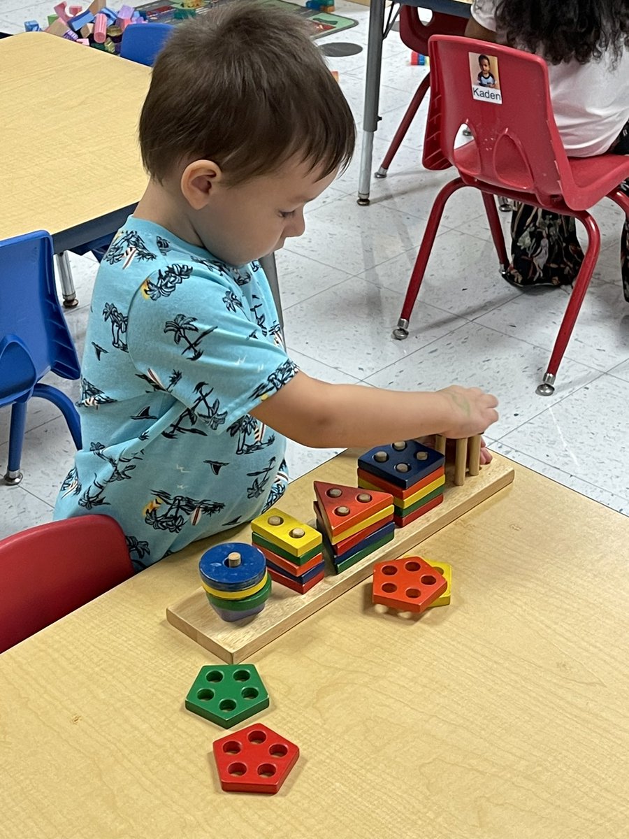 tish_willis's tweet photo. First full week of school looked amazing! So proud of this first year teacher and her studentsππ» These little guys are so busy with their centers, they would not look π at me for pictures π₯° #proudprincipal #wfisdEarlyLearning https://t.co/xyH3SXGzOq
