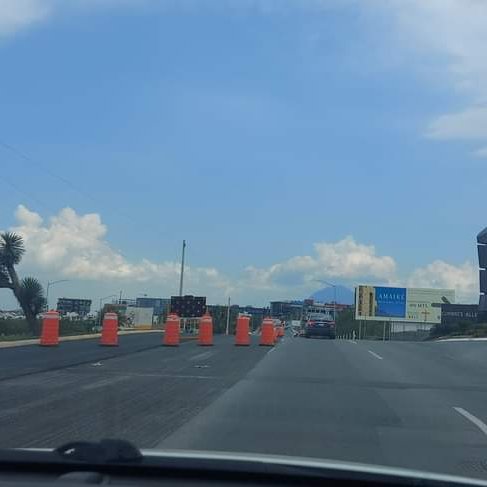 diana2tweet's tweet photo. Mañana es el regreso a clases y asi un tramo de Leones Pte-Ote...🥴😣

@ServPublicosMty  @mtygob  @colosioriojas  HEEEEEEELP!!!!

cc @CumbresMty @Mty_Leones @ReporteCumbres @cic @monterreypte @escuadronvial 
#BackToSchool #mtypte #Vialidad https://t.co/Jn7pAyO5BG