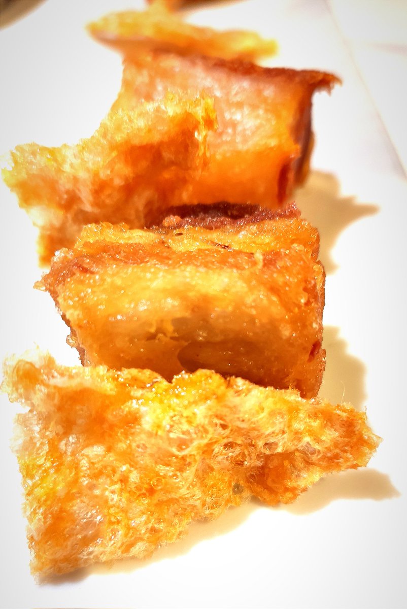 Salino, apuesta segura. Una excelente cena regada con #pagosdelgalir. 
Sardinas, brevas y ajoblanco de hinojo. Un sapito espectacular. Torreznos sin competencia. Servicio muy bueno, profesional y atento.
#virgendelgalir #salino #godello #valdeorras 
#Madrid #vino #winelovers