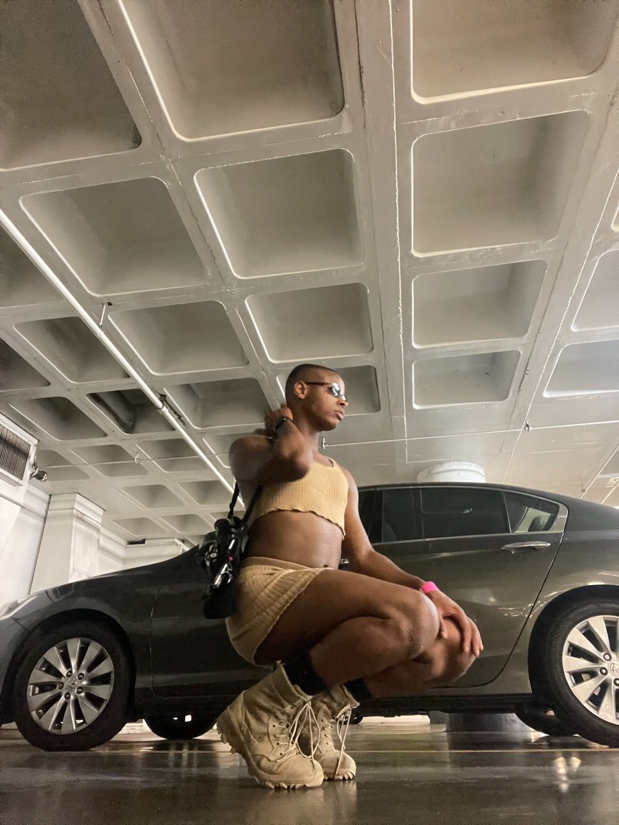 ny_eeem's tweet photo. Bootyful brown boy in beige 🫶🏾🤎 #summertramp #dtlaproud https://t.co/vhtxnn24Zp