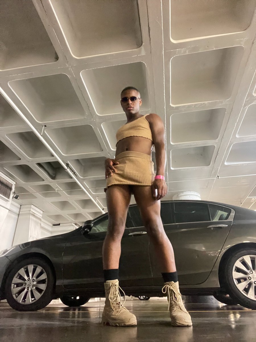 ny_eeem's tweet photo. Bootyful brown boy in beige 🫶🏾🤎 #summertramp #dtlaproud https://t.co/vhtxnn24Zp