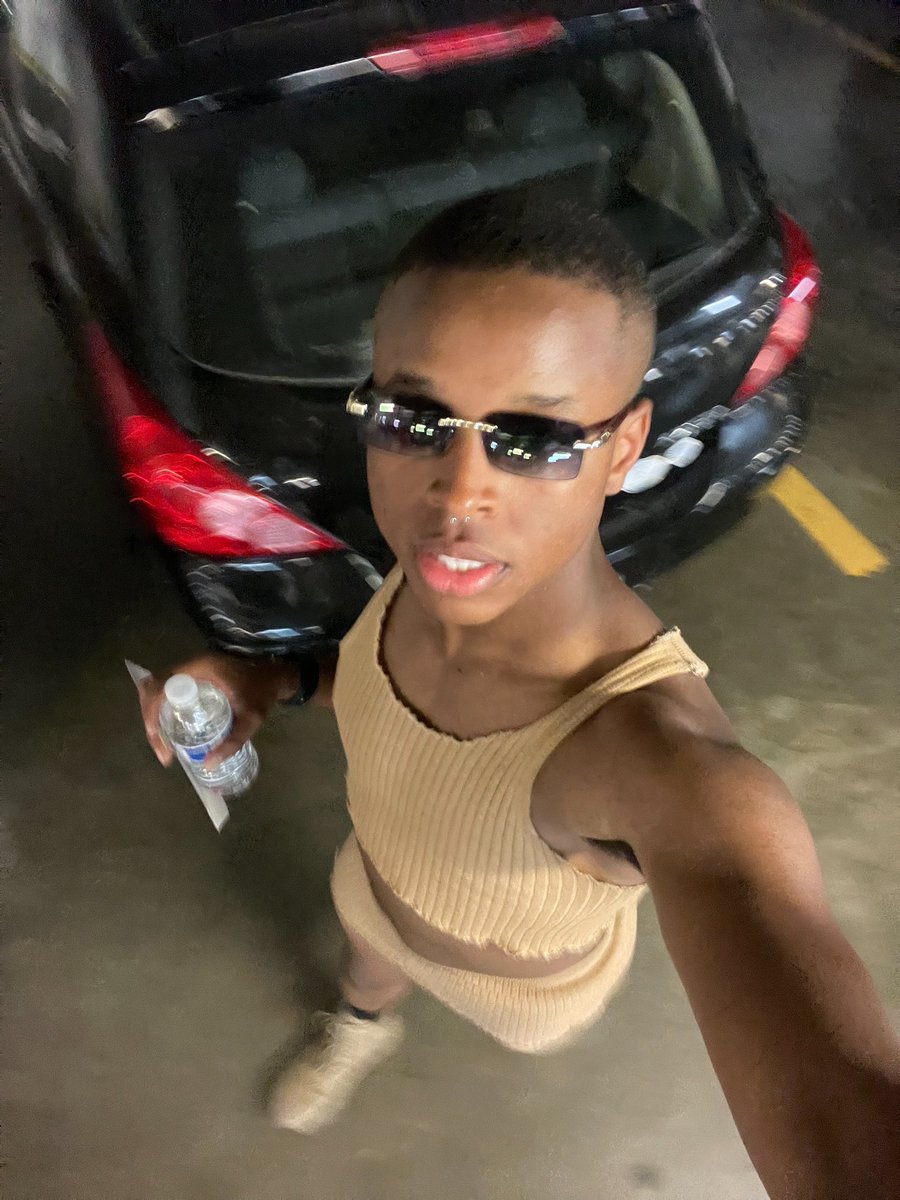 ny_eeem's tweet photo. Bootyful brown boy in beige 🫶🏾🤎 #summertramp #dtlaproud https://t.co/vhtxnn24Zp